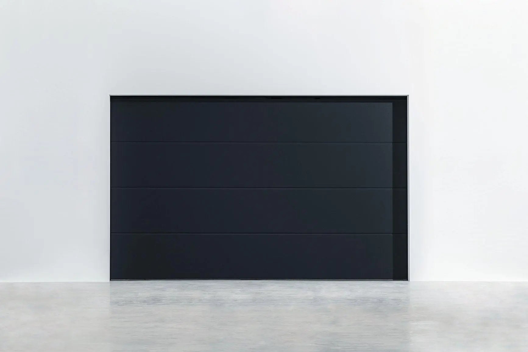 Garagentor Design-Line Nero RAL 9005 – tiefschwarze Oberfläche mit moderner Struktur.