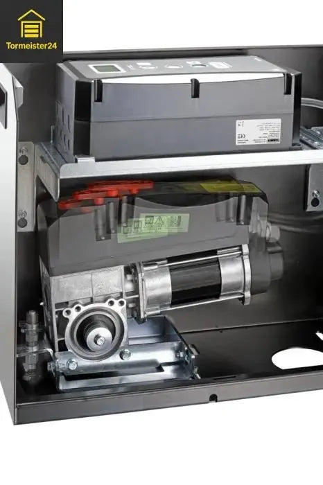 Marantec Schiebetorantrieb an einem automatischen Einfahrtstor mit Zahnstange, Lichtschranke und Handsender von Tormeister24