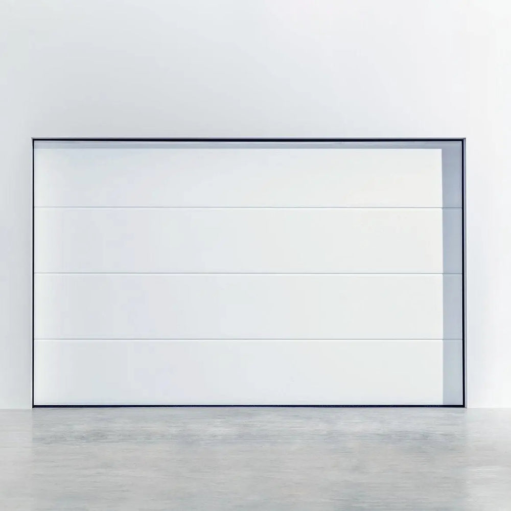 Garagentor SATIN Plano in RAL 9016 – glatt, weiß, modern und strukturfrei.