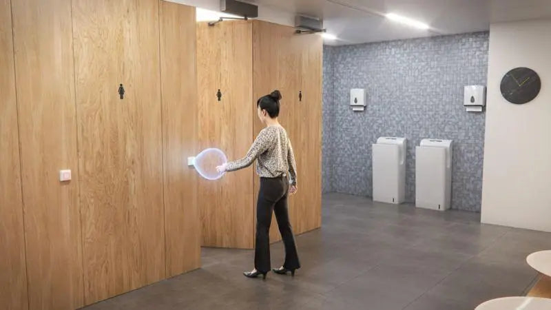 Radar-Taster mit farbigem LED-Ring zur Befehlsquittierung